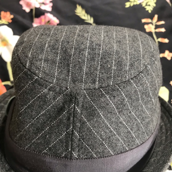 Penguin hat - Picture 6 of 7